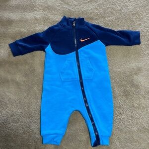 Zip-up Nike Onesie